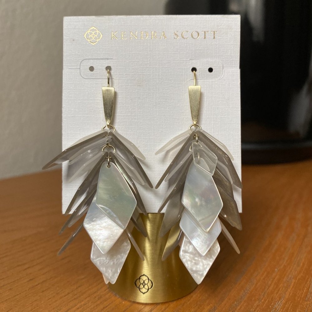 NWOT Kendra Scott Jenni Statement Earrings, gold -ivory mix